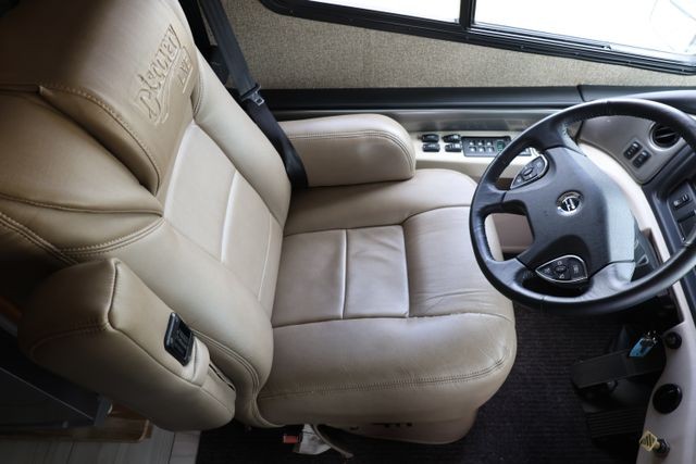 Fleetwood Discovery LXE Vehicle Full-screen Gallery Image 70