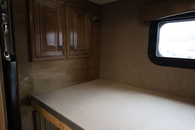 Fleetwood Discovery LXE Vehicle Full-screen Gallery Image 79