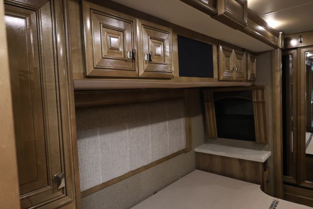Fleetwood Discovery LXE Vehicle Full-screen Gallery Image 81
