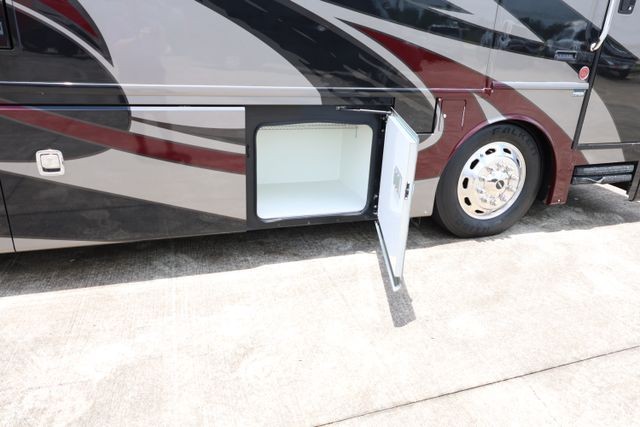 Fleetwood Discovery LXE Vehicle Full-screen Gallery Image 90
