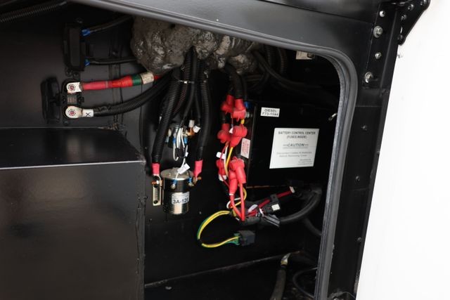 Fleetwood Discovery LXE Vehicle Full-screen Gallery Image 94