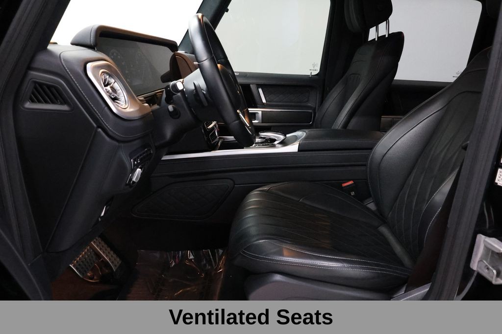 Mercedes-Benz G-Class Vehicle Full-screen Gallery Image 27