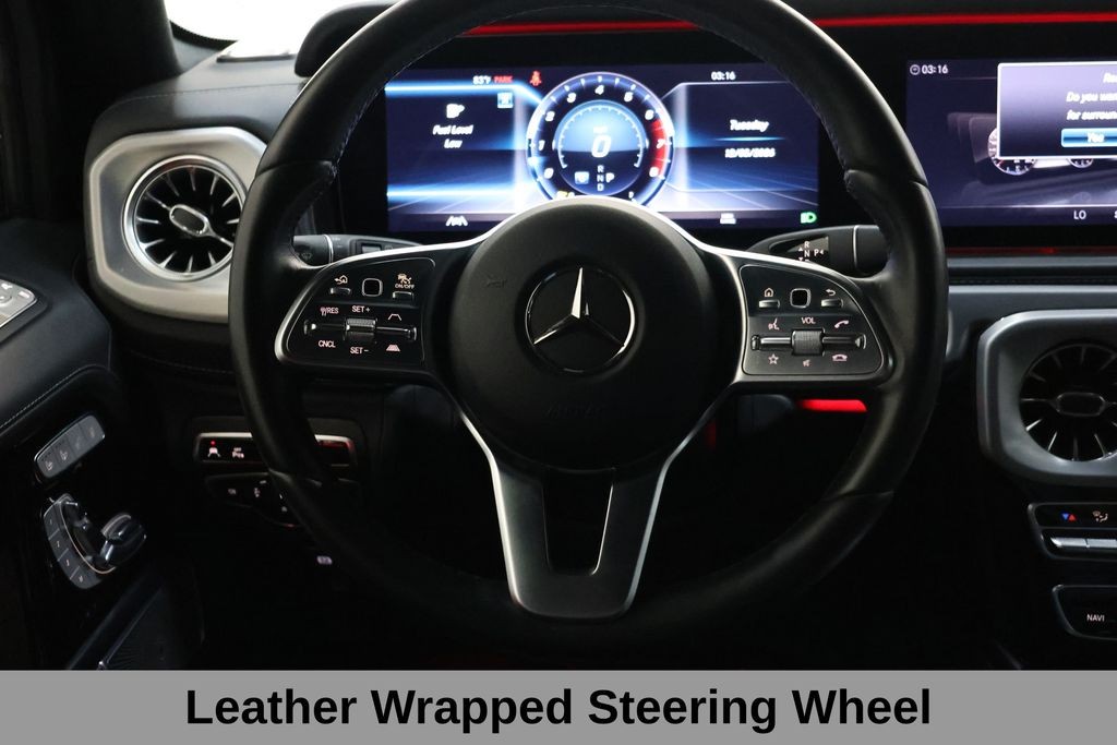 Mercedes-Benz G-Class Vehicle Full-screen Gallery Image 34