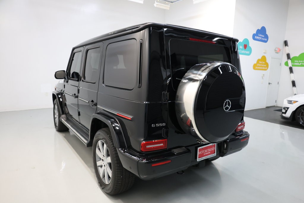 Mercedes-Benz G-Class Vehicle Full-screen Gallery Image 60