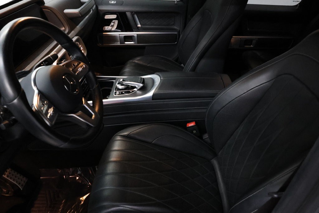Mercedes-Benz G-Class Vehicle Full-screen Gallery Image 73