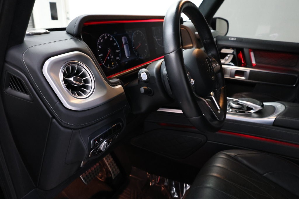 Mercedes-Benz G-Class Vehicle Full-screen Gallery Image 74