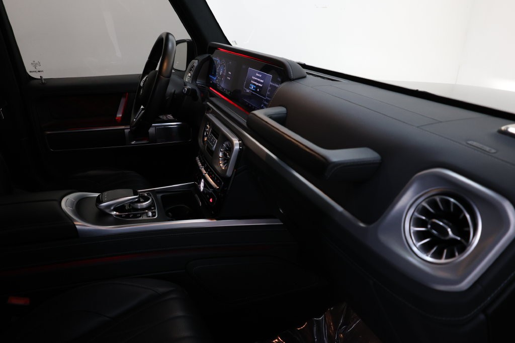 Mercedes-Benz G-Class Vehicle Full-screen Gallery Image 85