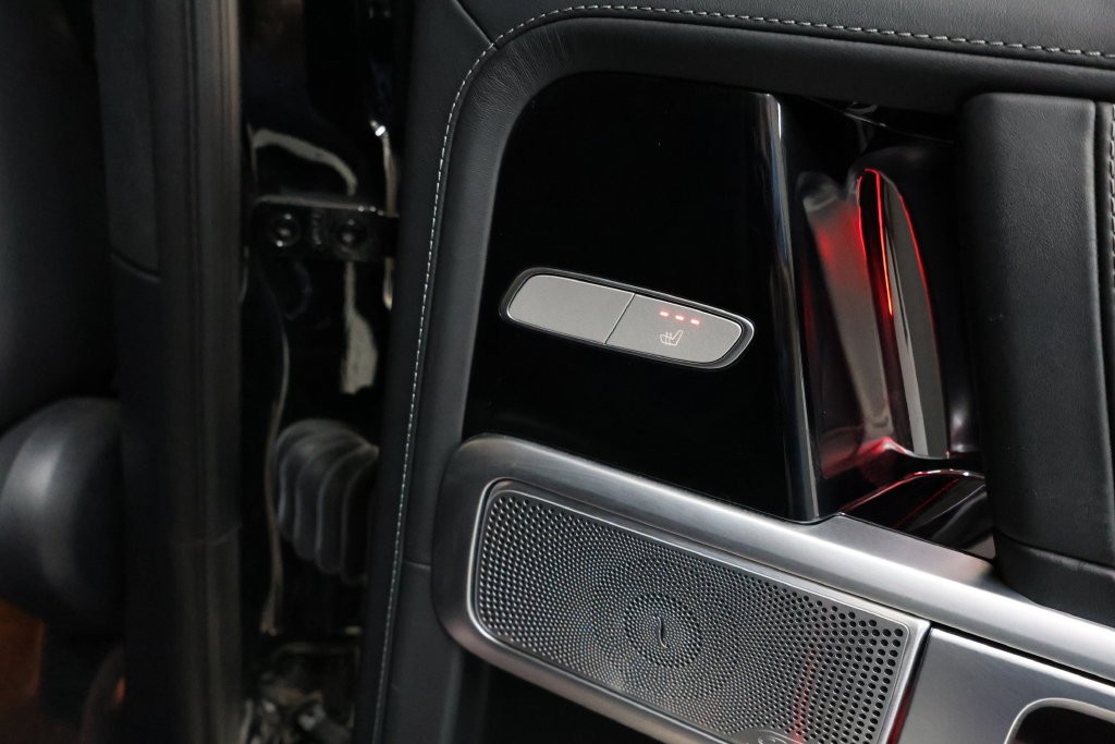 Mercedes-Benz G-Class Vehicle Full-screen Gallery Image 86