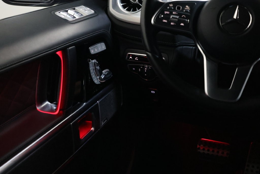 Mercedes-Benz G-Class Vehicle Full-screen Gallery Image 87