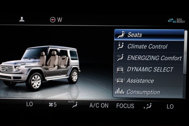Mercedes-Benz G-Class Vehicle Image 100