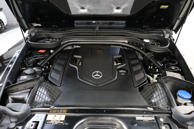 Mercedes-Benz G-Class Vehicle Image 105