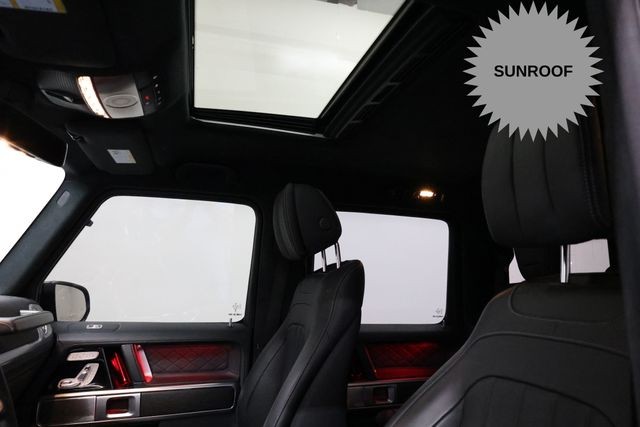 Mercedes-Benz G-Class Vehicle Image 19
