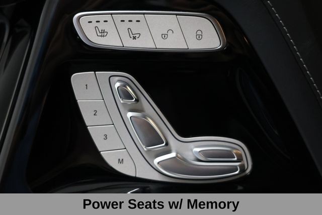 Mercedes-Benz G-Class Vehicle Image 25