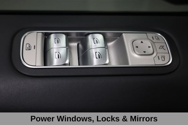 Mercedes-Benz G-Class Vehicle Image 44