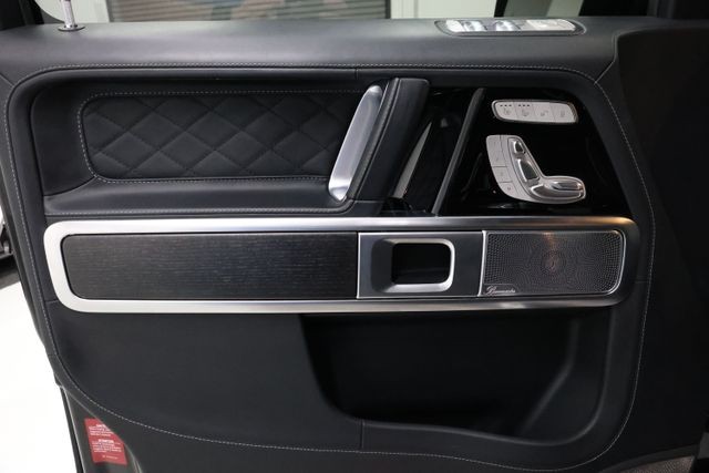 Mercedes-Benz G-Class Vehicle Image 70