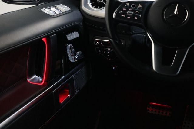 Mercedes-Benz G-Class Vehicle Image 87