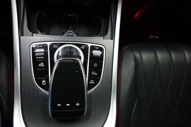 Mercedes-Benz G-Class Vehicle Image 89