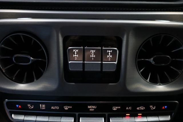 Mercedes-Benz G-Class Vehicle Image 92