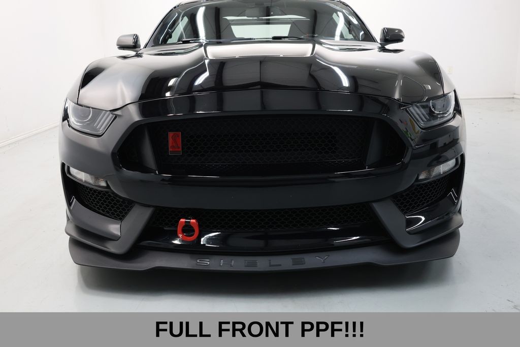 Ford Mustang Vehicle Full-screen Gallery Image 05