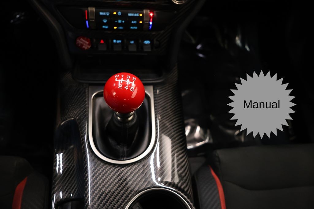 Ford Mustang Vehicle Full-screen Gallery Image 27