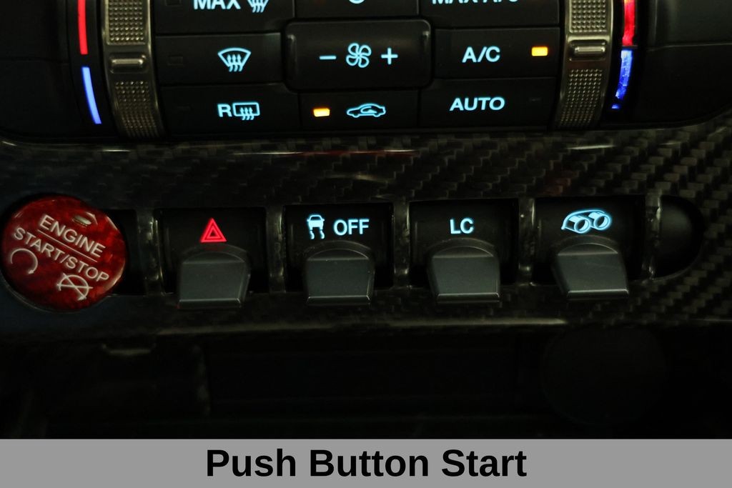 Ford Mustang Vehicle Full-screen Gallery Image 28