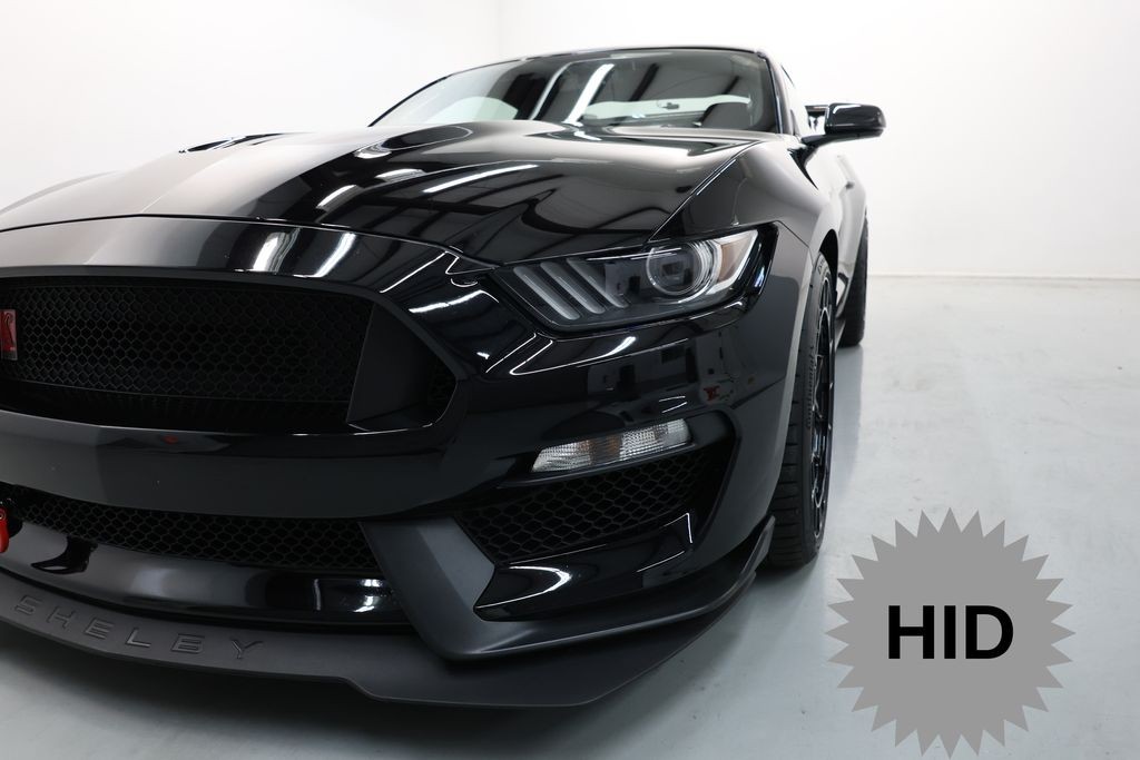 Ford Mustang Vehicle Full-screen Gallery Image 48