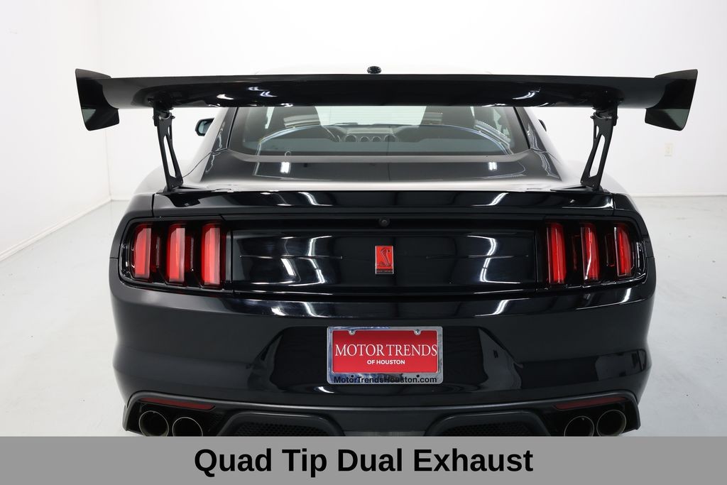Ford Mustang Vehicle Full-screen Gallery Image 49