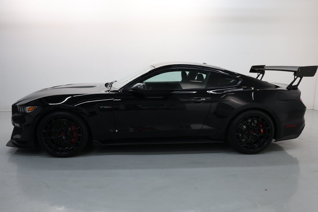 Ford Mustang Vehicle Full-screen Gallery Image 62