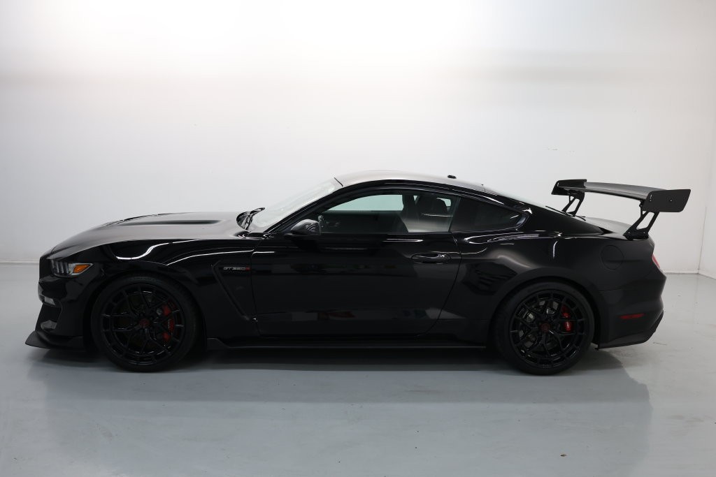 Ford Mustang Vehicle Full-screen Gallery Image 64