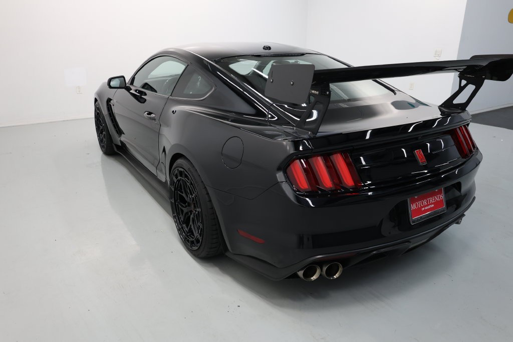 Ford Mustang Vehicle Full-screen Gallery Image 68