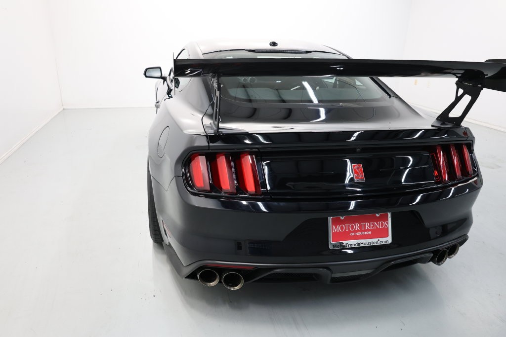 Ford Mustang Vehicle Full-screen Gallery Image 69
