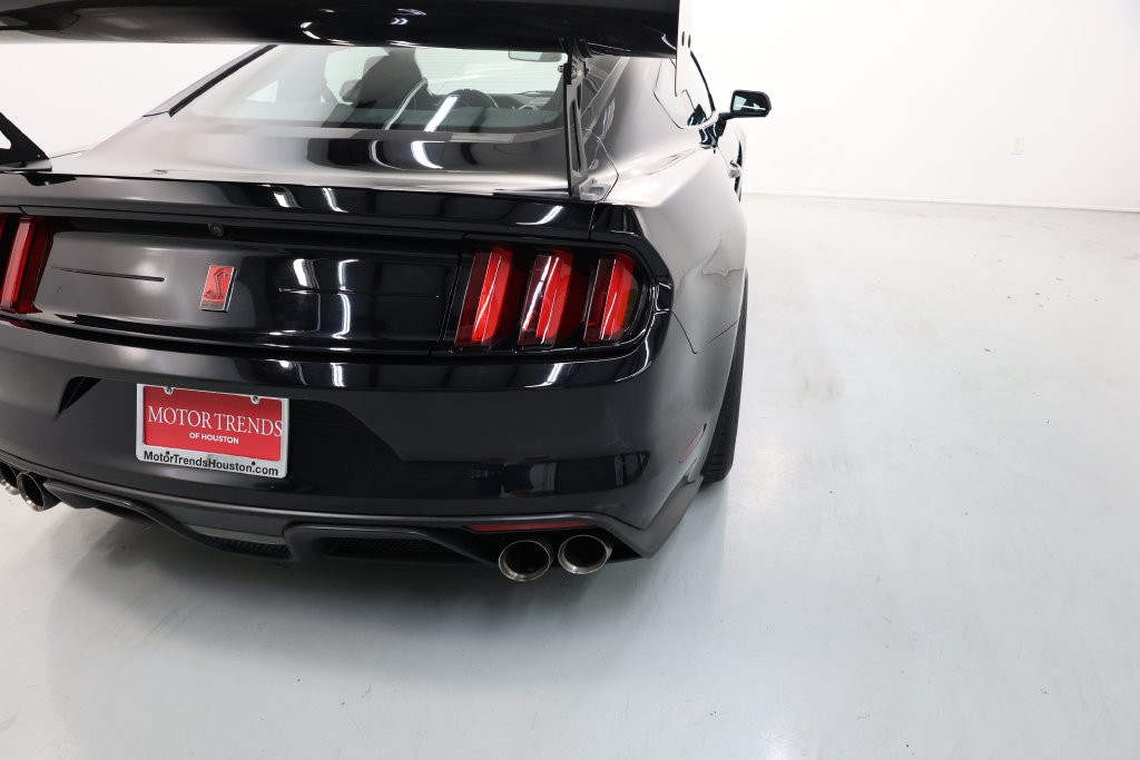 Ford Mustang Vehicle Full-screen Gallery Image 73