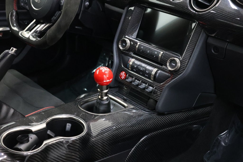 Ford Mustang Vehicle Full-screen Gallery Image 91