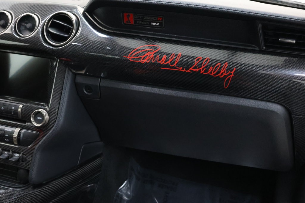 Ford Mustang Vehicle Full-screen Gallery Image 92