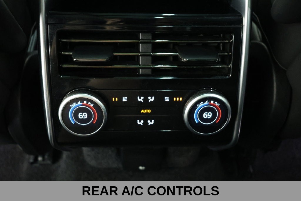 Land Rover Range Rover Vehicle Full-screen Gallery Image 37