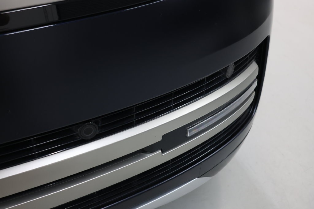 Land Rover Range Rover Vehicle Full-screen Gallery Image 57
