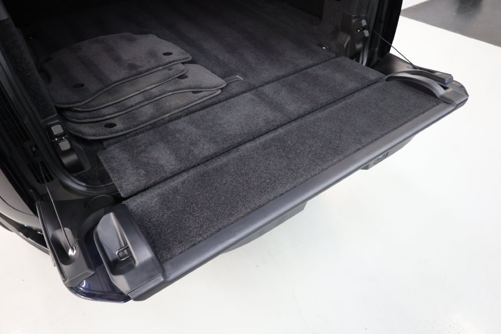 Land Rover Range Rover Vehicle Full-screen Gallery Image 63