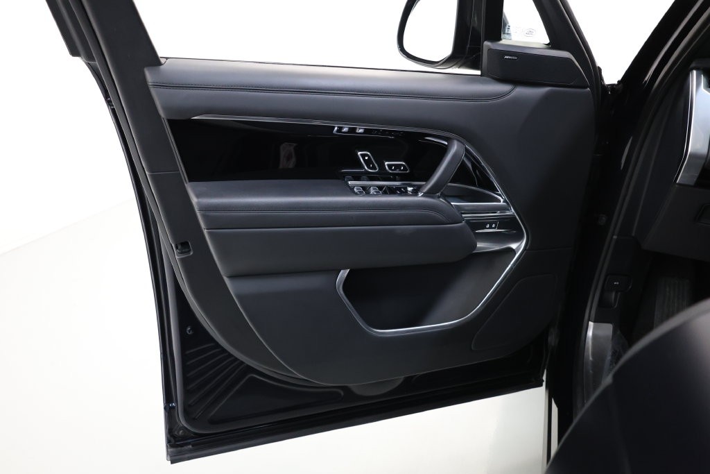 Land Rover Range Rover Vehicle Full-screen Gallery Image 65