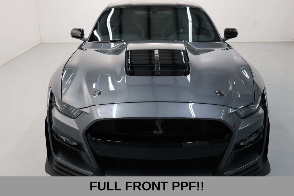 Ford Mustang Vehicle Full-screen Gallery Image 05