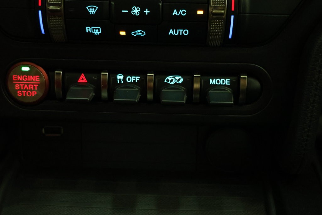 Ford Mustang Vehicle Full-screen Gallery Image 100