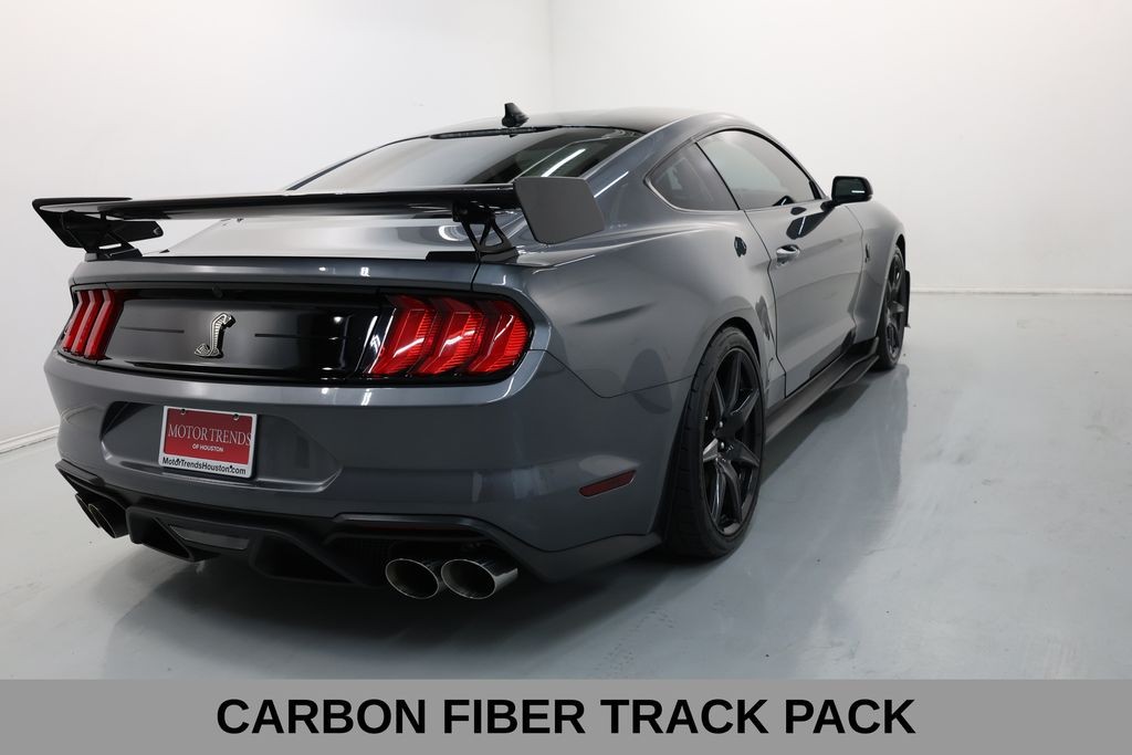 Ford Mustang Vehicle Full-screen Gallery Image 14