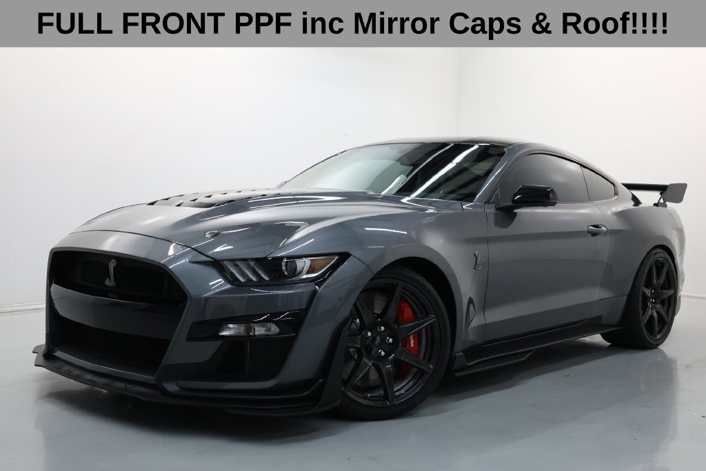 Ford Mustang Vehicle Full-screen Gallery Image 15