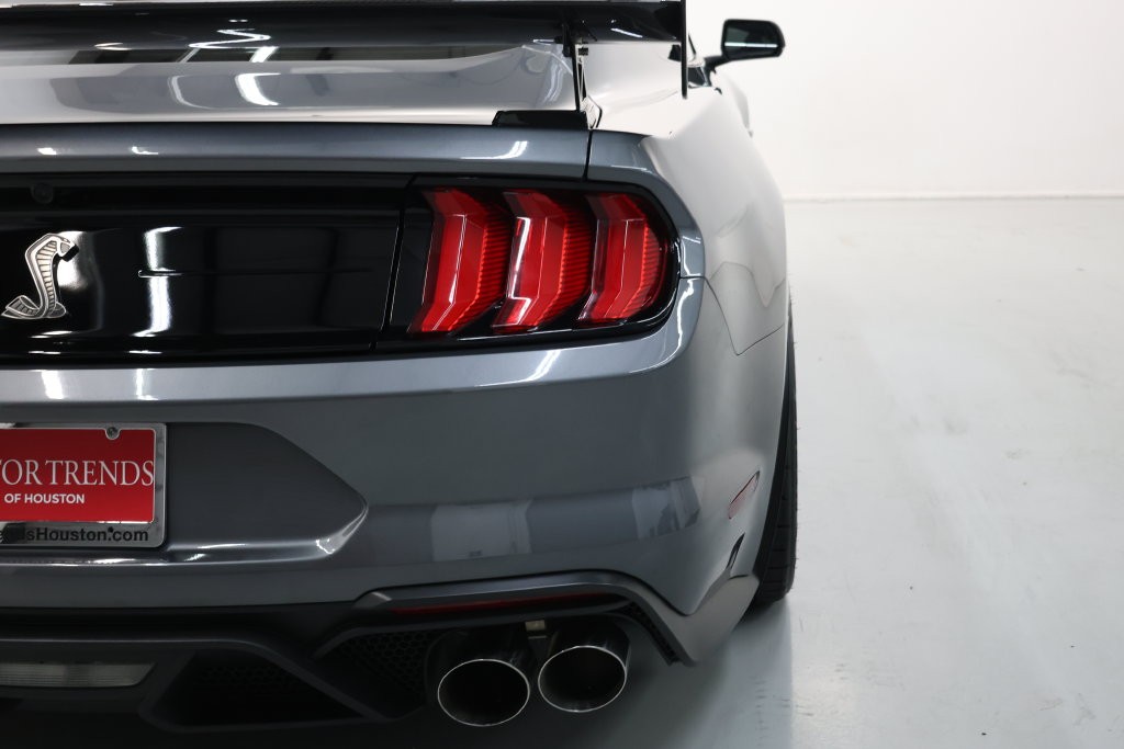 Ford Mustang Vehicle Full-screen Gallery Image 76