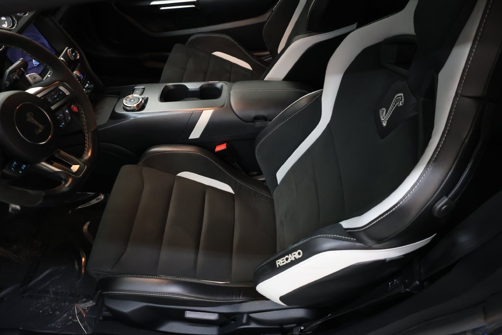 Ford Mustang Vehicle Full-screen Gallery Image 87