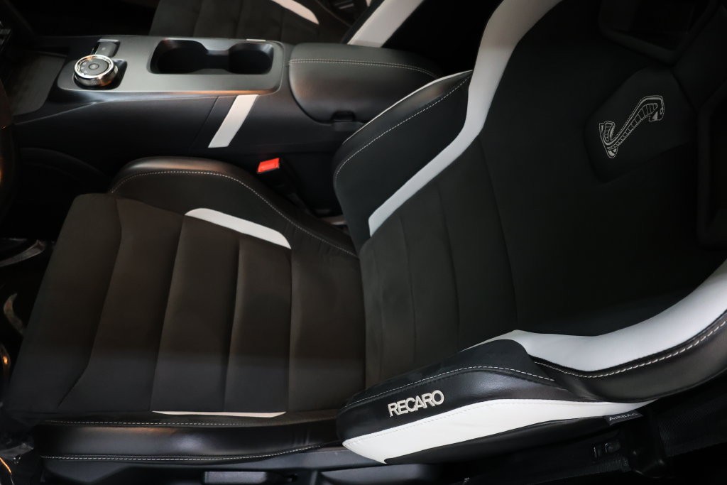 Ford Mustang Vehicle Full-screen Gallery Image 90