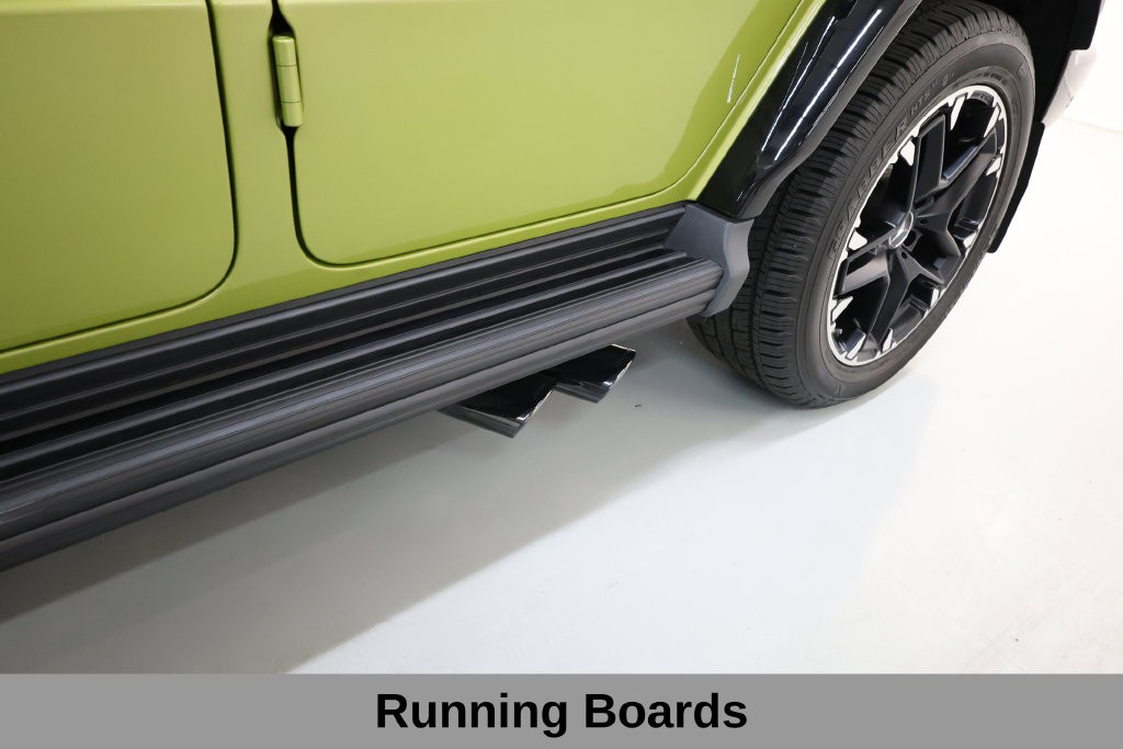 Mercedes-Benz G-Class Vehicle Full-screen Gallery Image 58