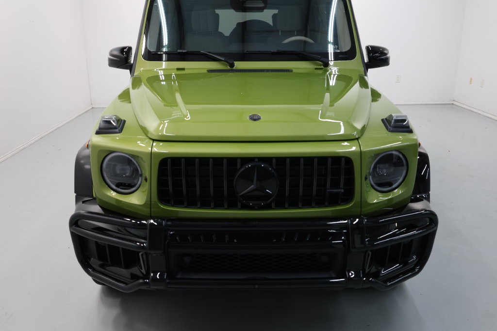 Mercedes-Benz G-Class Vehicle Full-screen Gallery Image 70