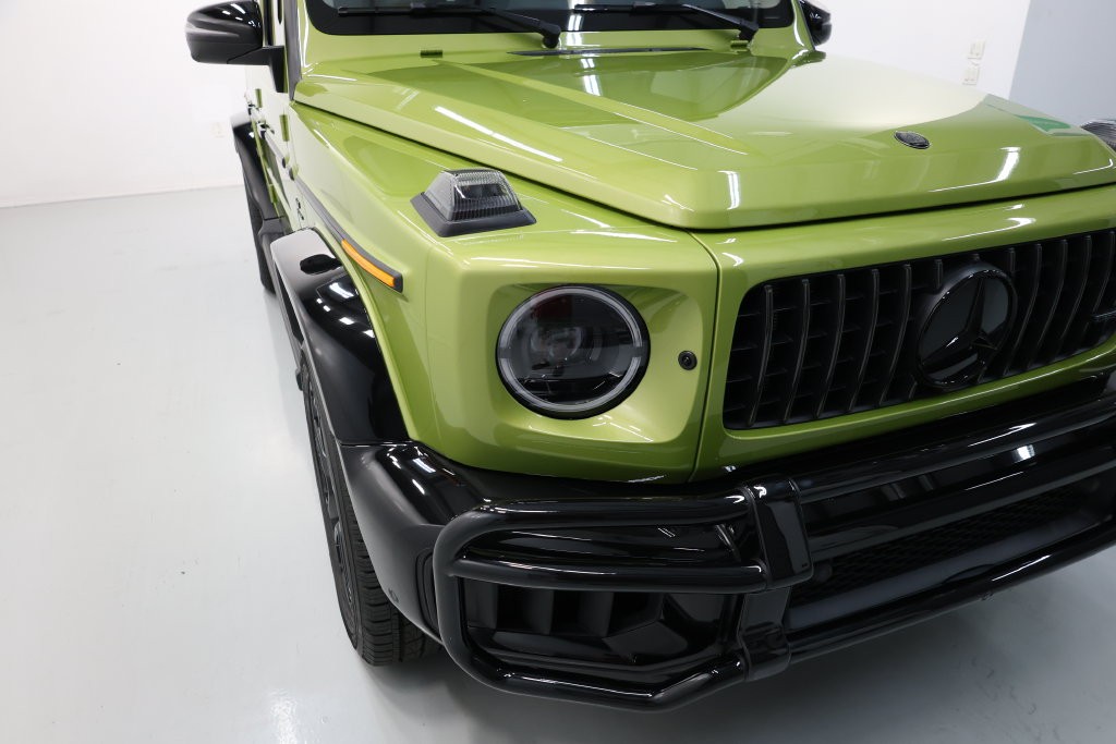 Mercedes-Benz G-Class Vehicle Full-screen Gallery Image 76