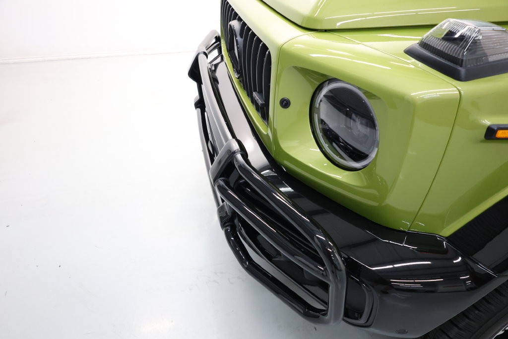 Mercedes-Benz G-Class Vehicle Full-screen Gallery Image 77