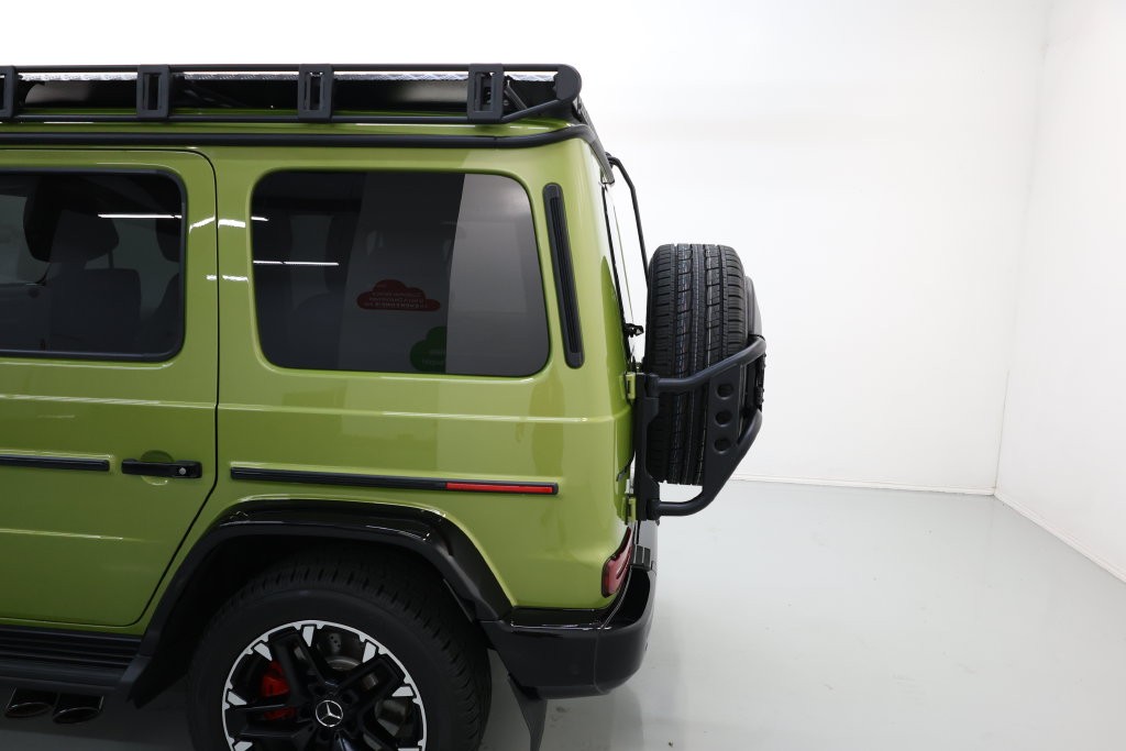 Mercedes-Benz G-Class Vehicle Full-screen Gallery Image 78